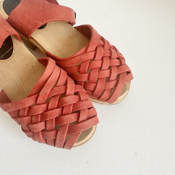 Nina Z Swedish Sandal Clog Heels Red Size 36 Woven Leather Wood Sweden - Picture 10 of 12